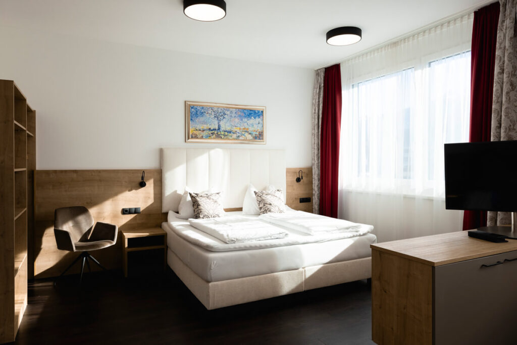 Deluxe Double Room im Hotel Goldene Gams — 76 Zimmer nach einheitlichem Standard